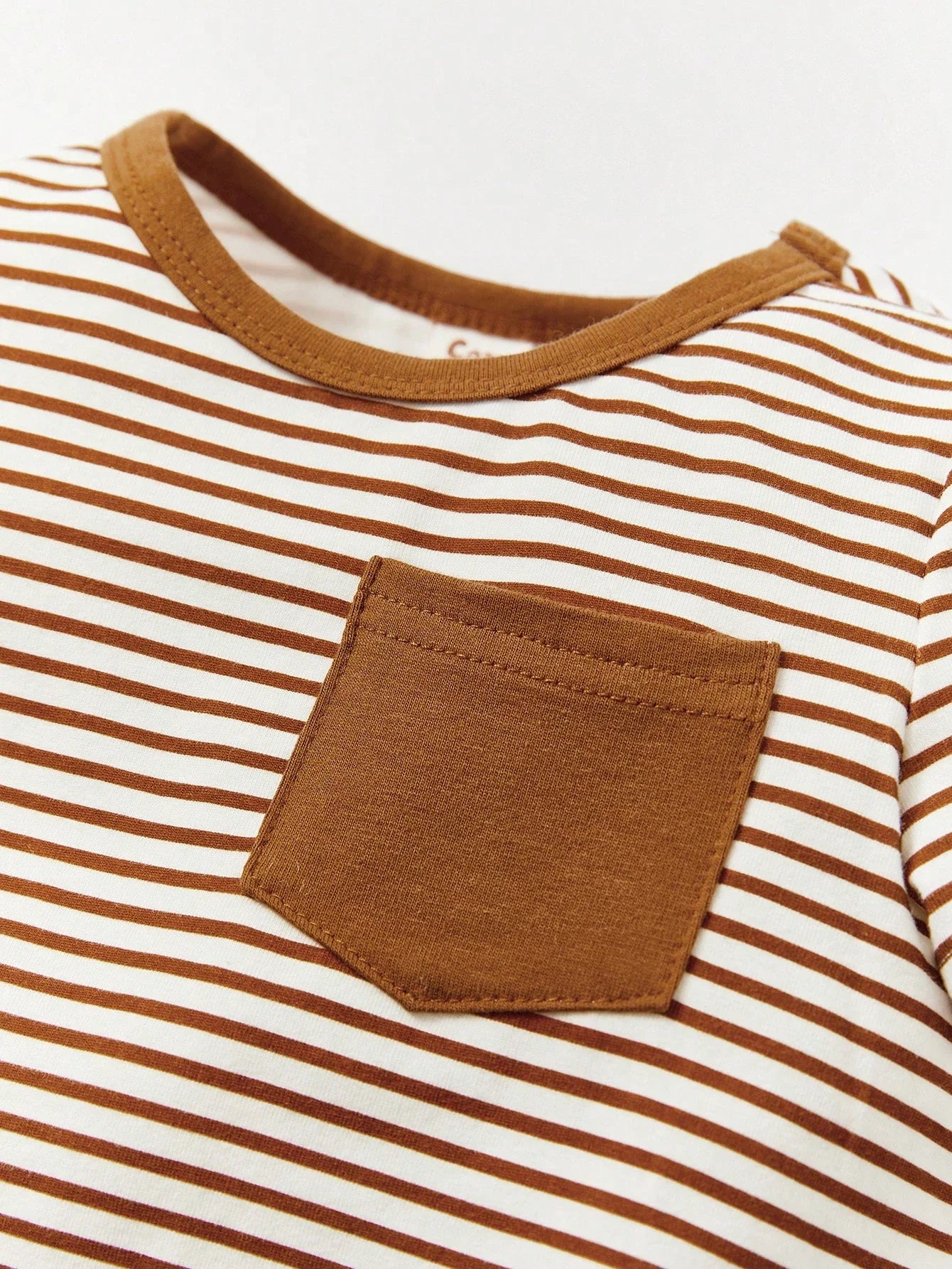 Macacão Listrado Com Bolso