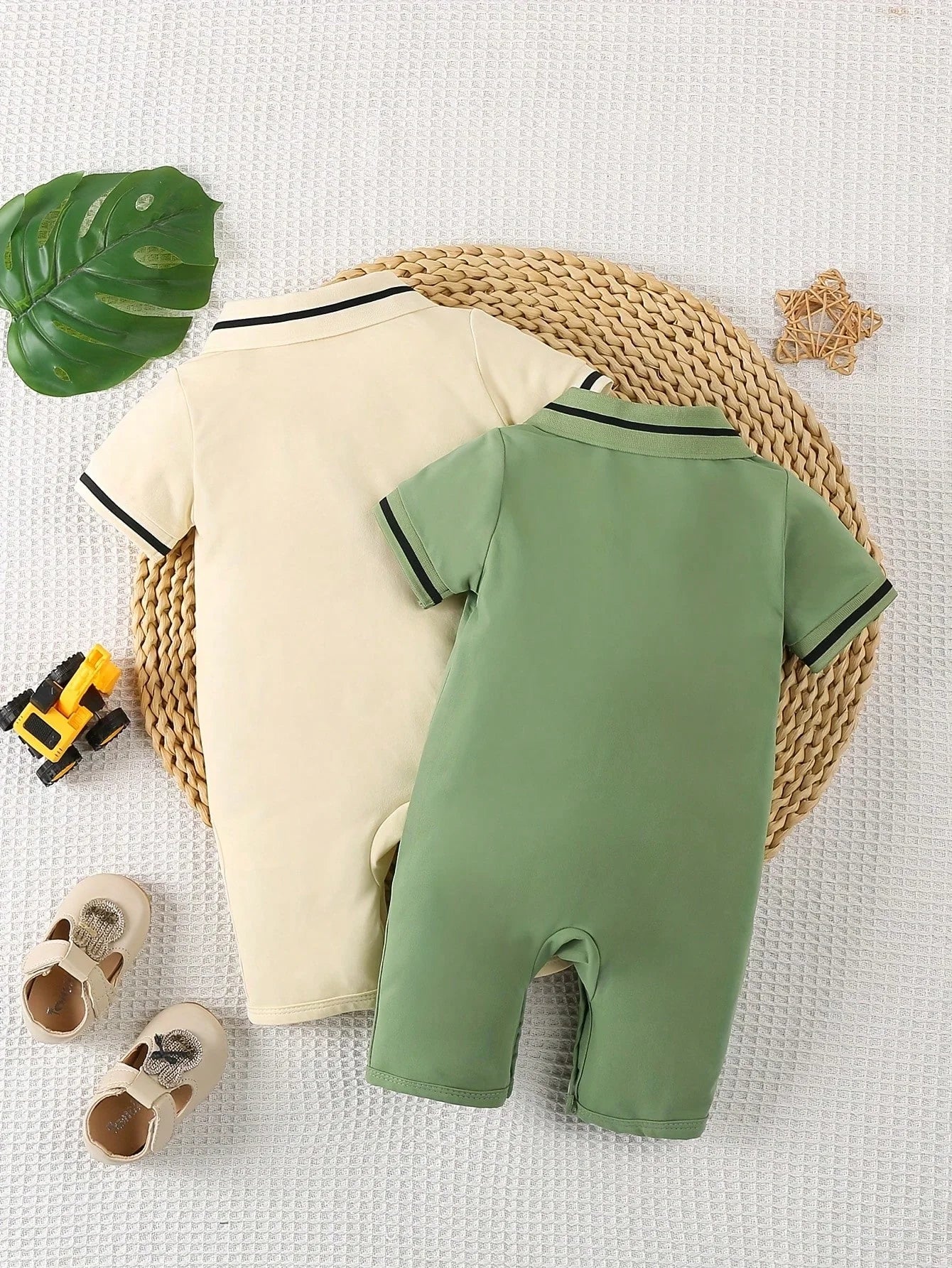 Kit 2 Peças Macacão de Manga Curta com Gola Polo e Estampa de Dinossauro para Meninos