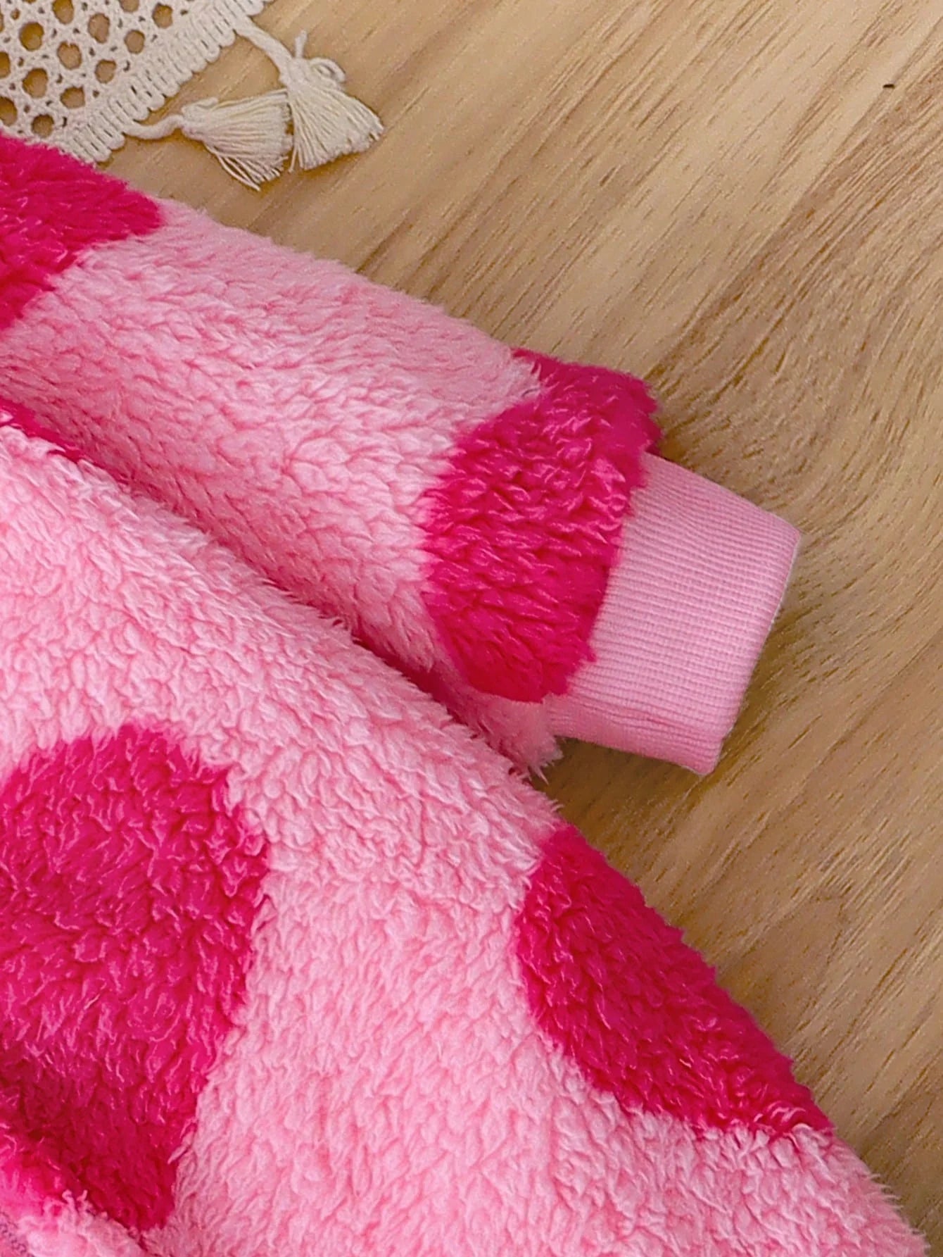 Macacão Fofo de Manga Longa com Capuz e Estampa de Coração