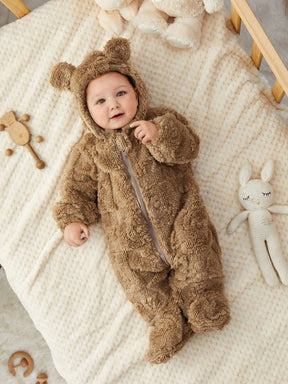 Macacão com Capuz peluciado com gravura