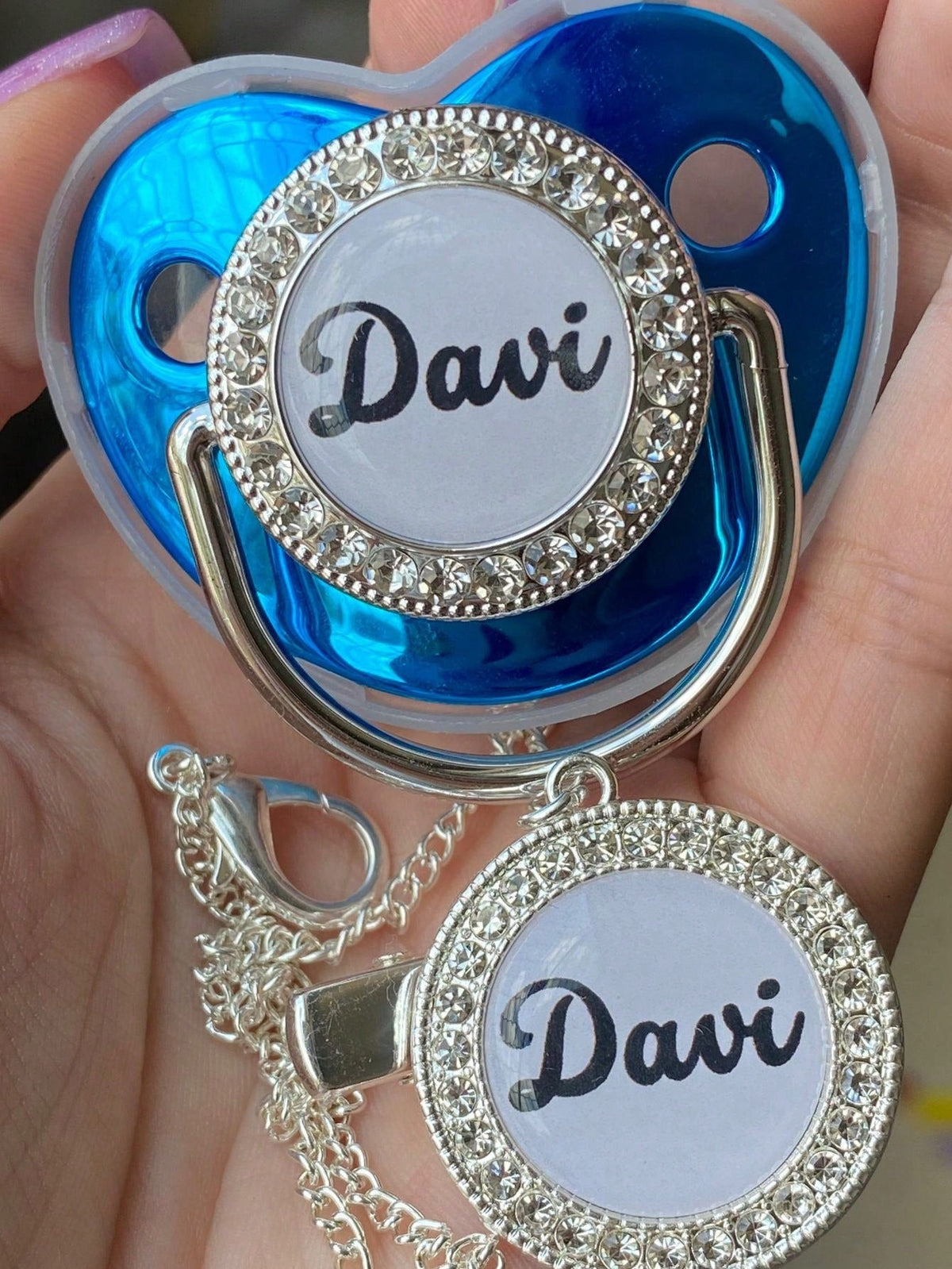 Kit chupeta + prendedor personalizado com nome para meninos