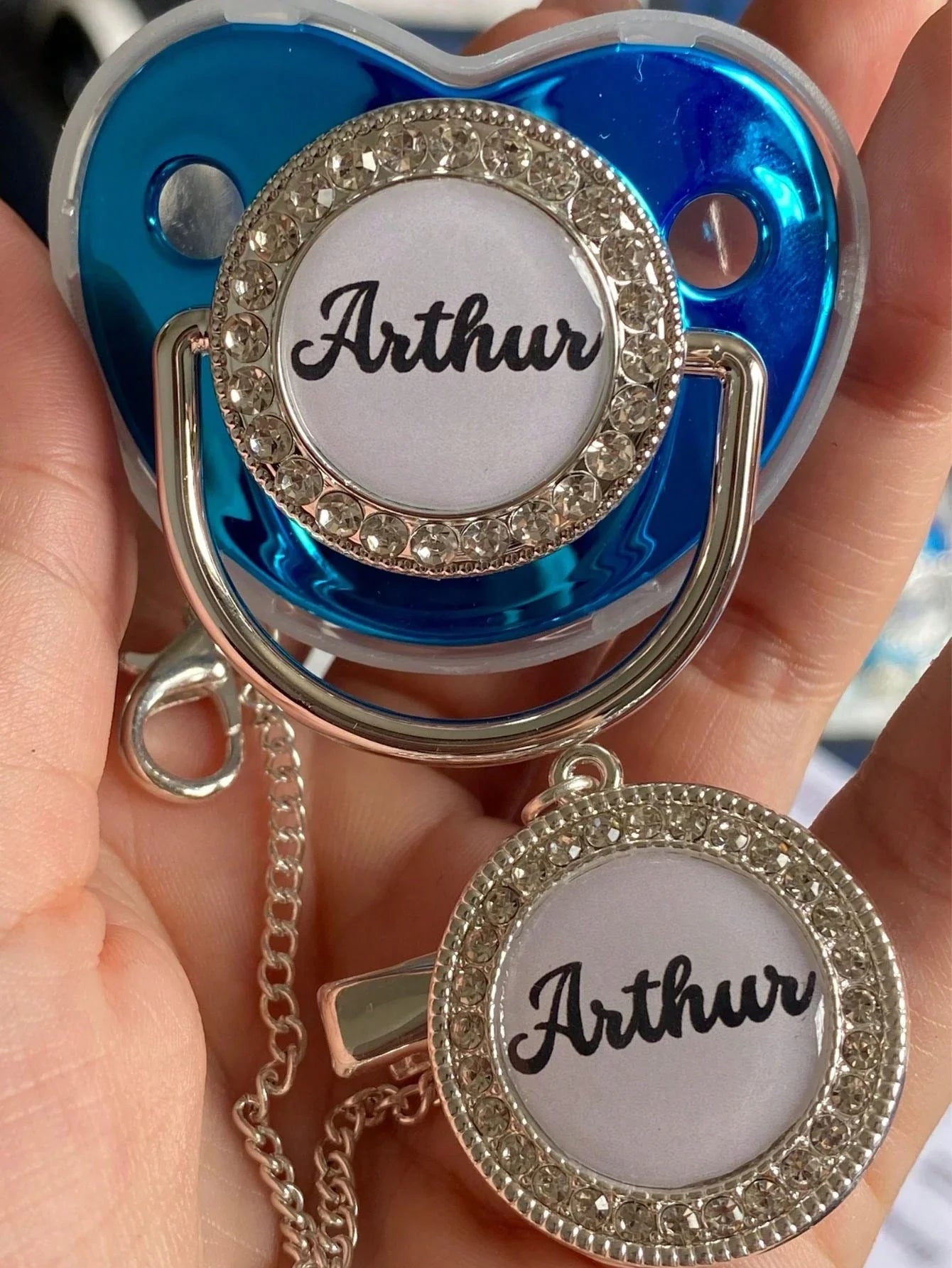 Kit chupeta + prendedor personalizado com nome para meninos