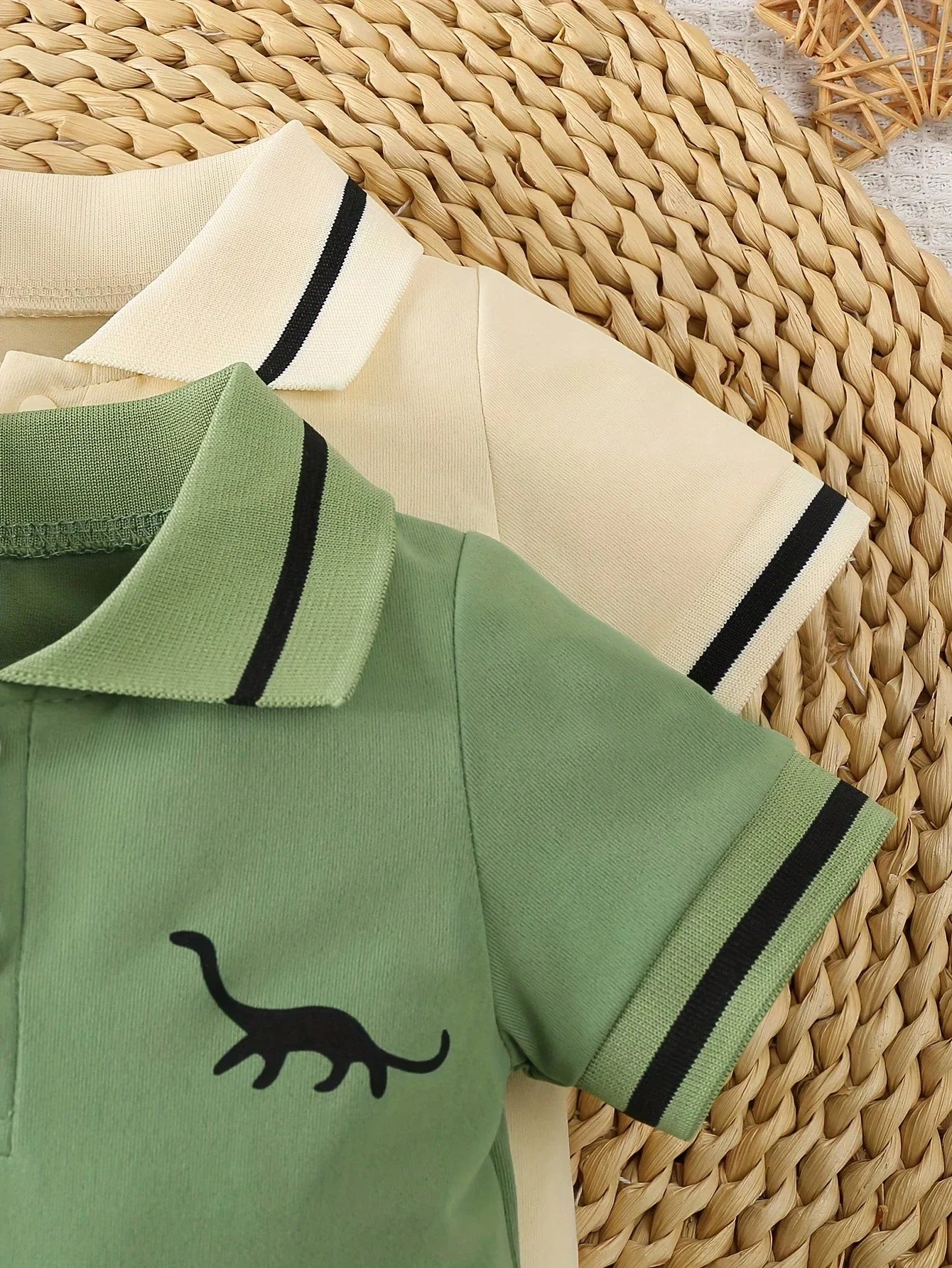 Kit 2 Peças Macacão de Manga Curta com Gola Polo e Estampa de Dinossauro para Meninos