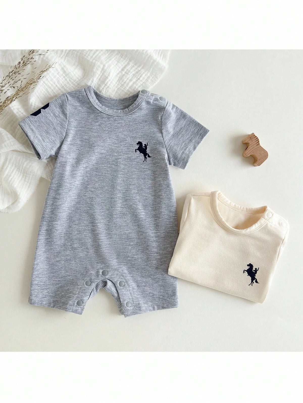 Conjunto Macacão para bebê curto de 2 Peças Casual