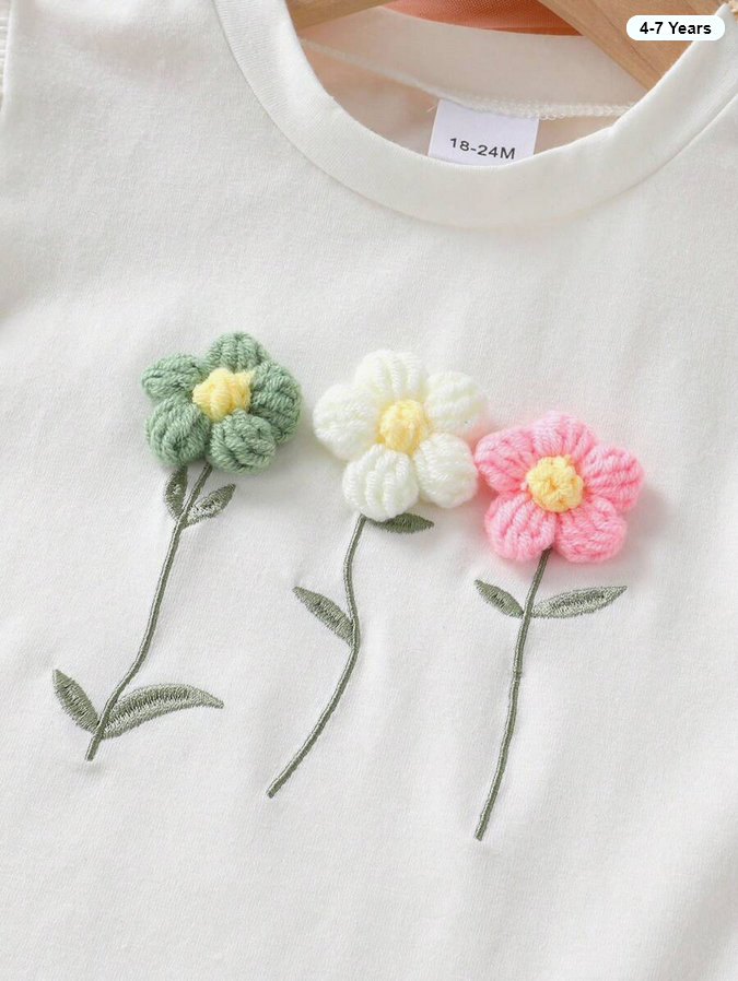 Conjunto Simples de Verão para Meninas com Top de Manga Curta Decorado Artesanalmente com Flores e Shorts Sólidos